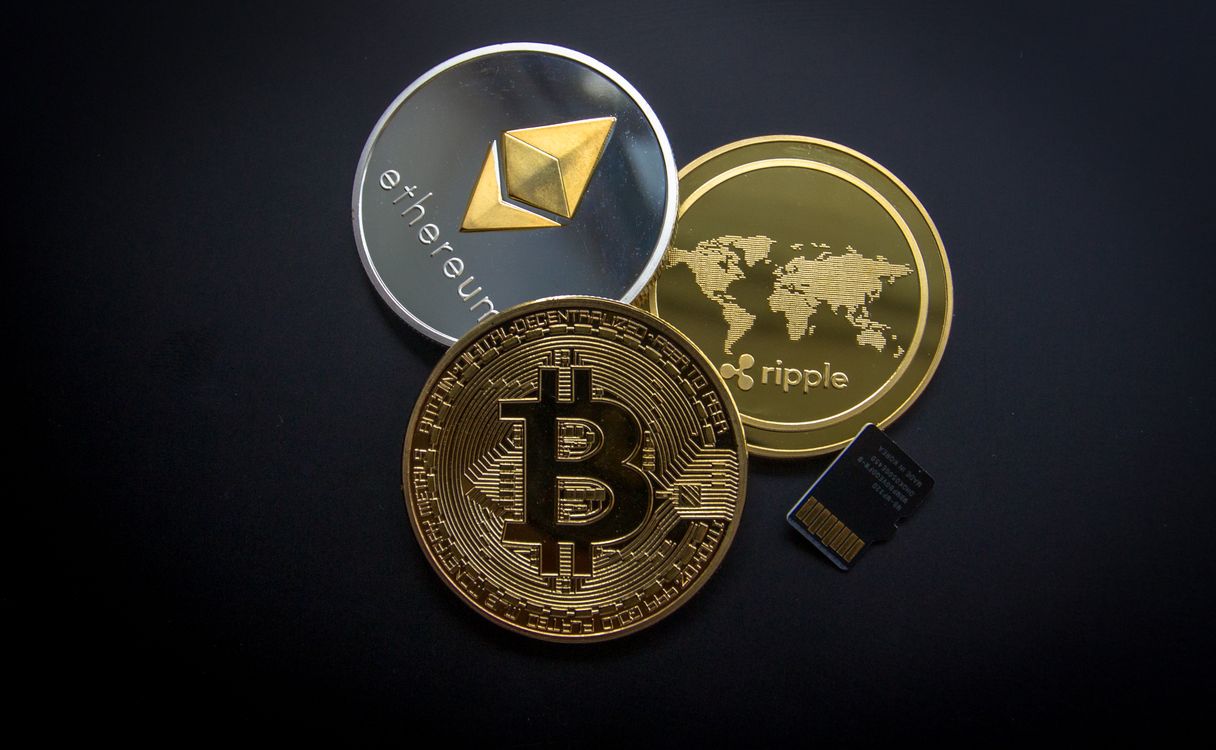 Apa Penyebab Pelemahan Harga Emas Global?